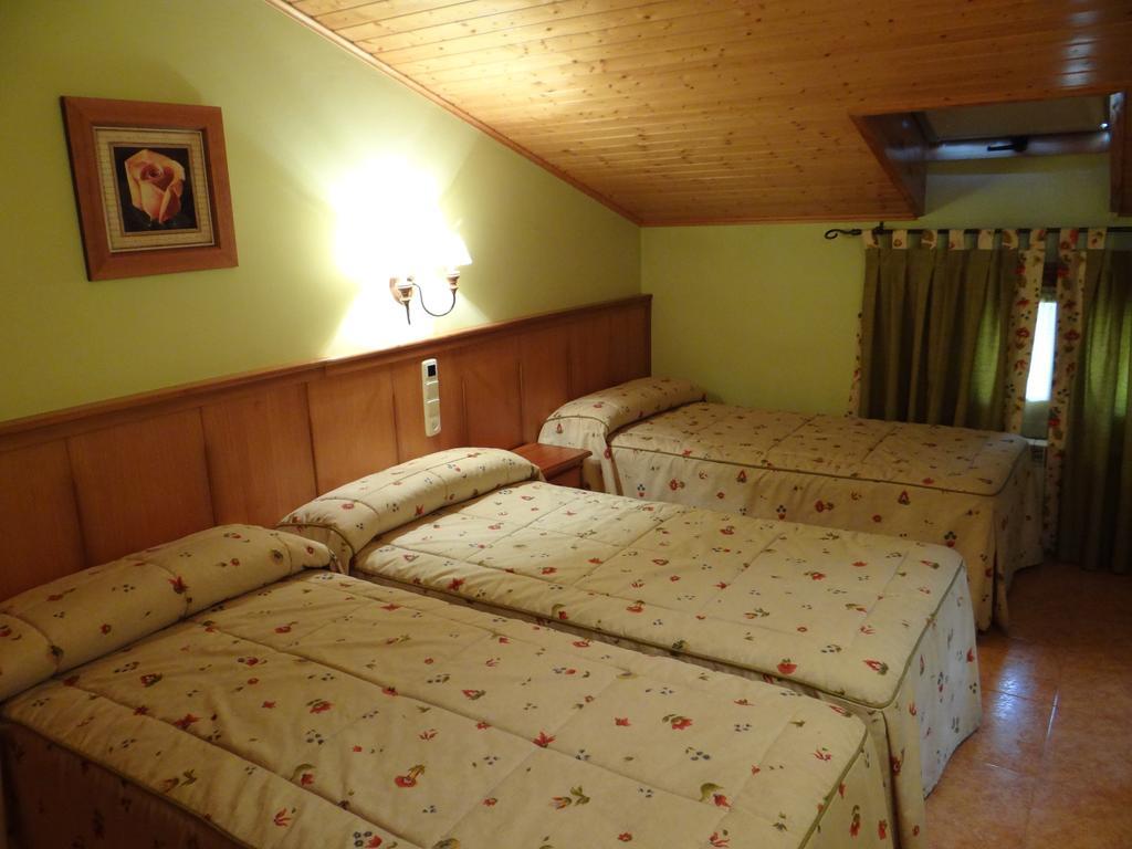 Hotel Casa Carmen Benabarre Quarto foto